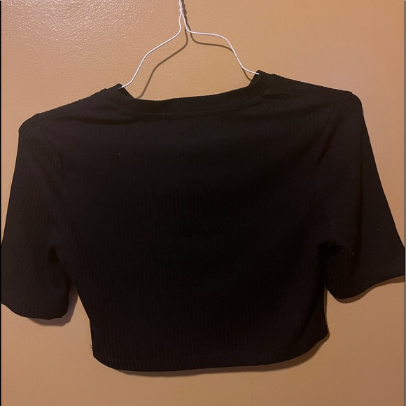 Basic Ribbed Cropped Tee - Picture 3 of 4